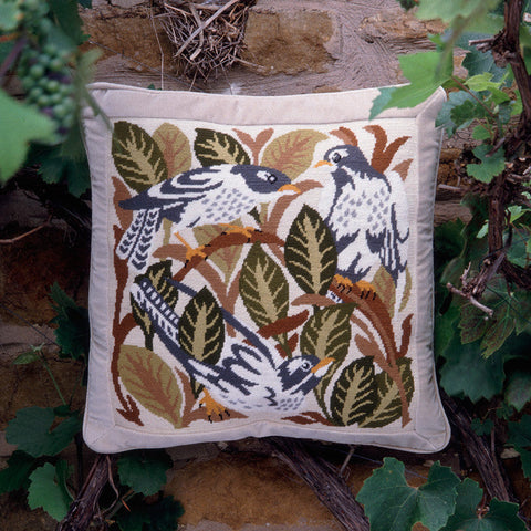 Magpies (green leaves)