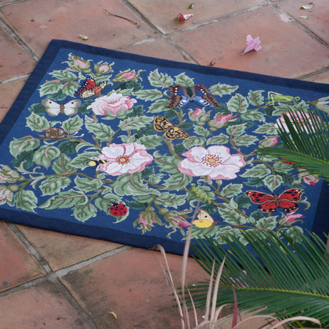 Rose Garden rug (blue)